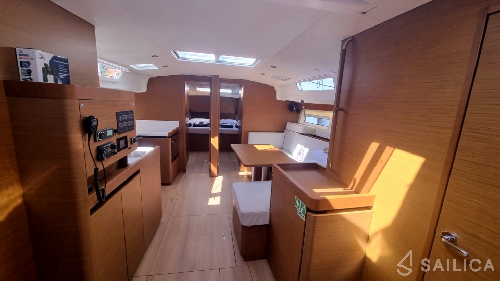 Sun Odyssey 490 - Yacht Charter Sailica