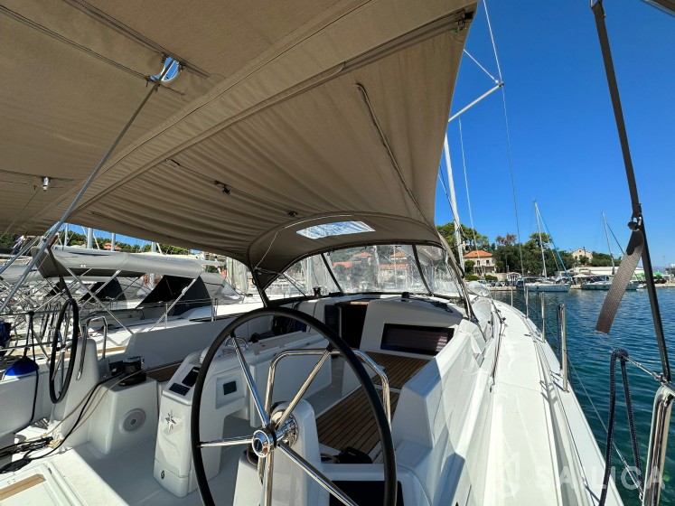 Sun Odyssey 490 - Yacht Charter Sailica