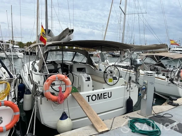 Sun Odyssey 410 - Yacht Charter Sailica