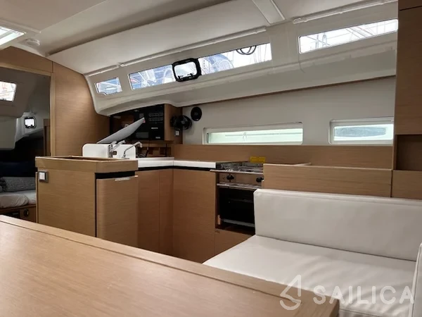 Sun Odyssey 410 - Yacht Charter Sailica