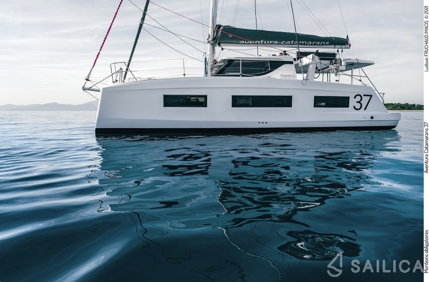 Aventura 37 - Yacht Charter Sailica