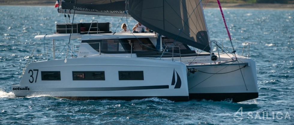 Aventura 37 - Yacht Charter Sailica