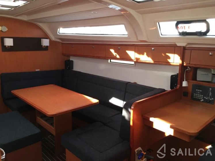 Bavaria Cruiser 41 - Yacht Charter Sailica