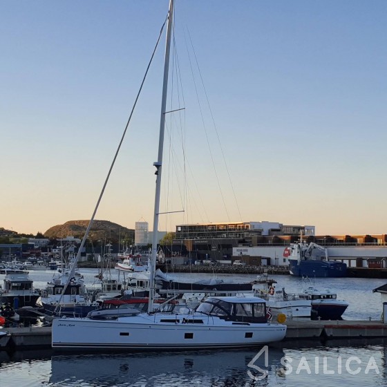Hanse 458 - Yacht Charter Sailica