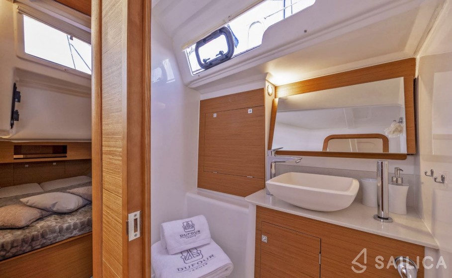 Dufour 390 - Yacht Charter Sailica