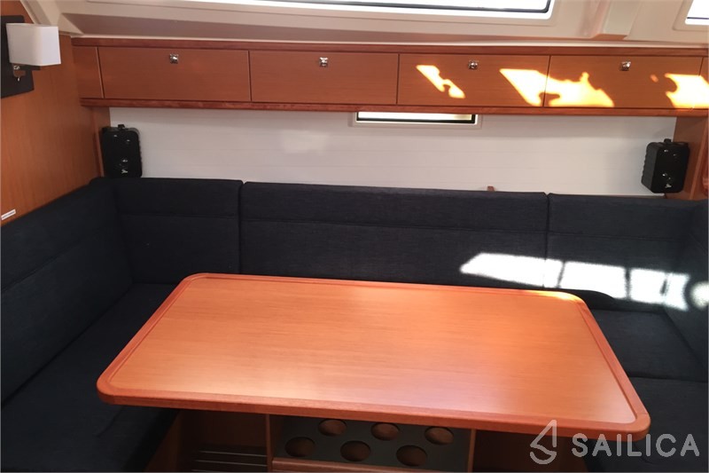 Bavaria Cruiser 41 - Yacht Charter Sailica