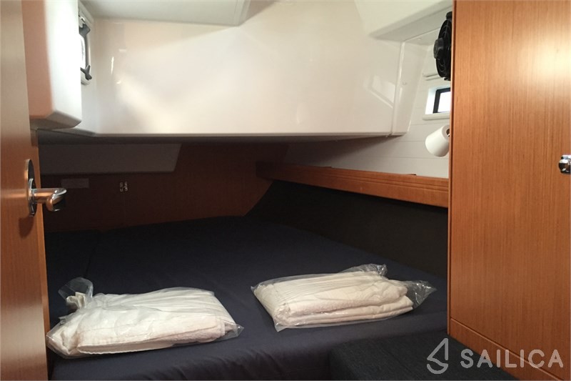 Bavaria Cruiser 41 - Yacht Charter Sailica