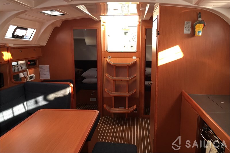 Bavaria Cruiser 41 - Yacht Charter Sailica