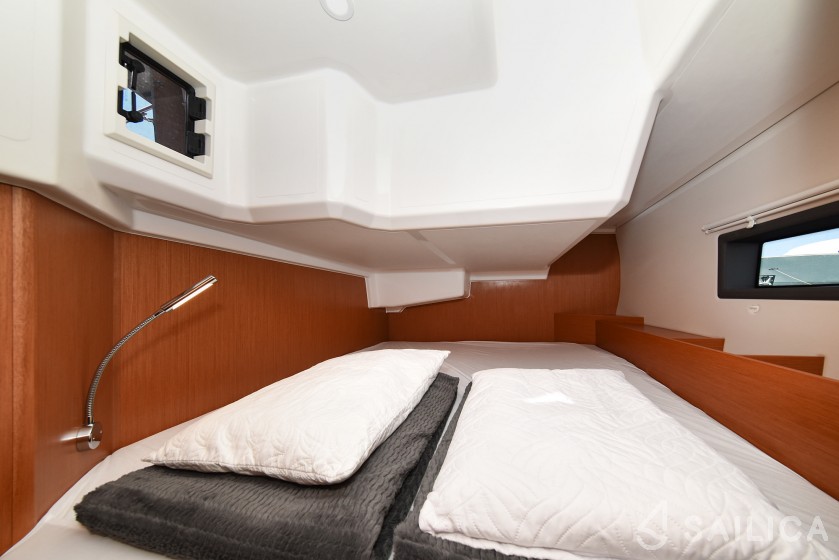 Bavaria C42 - Yacht Charter Sailica