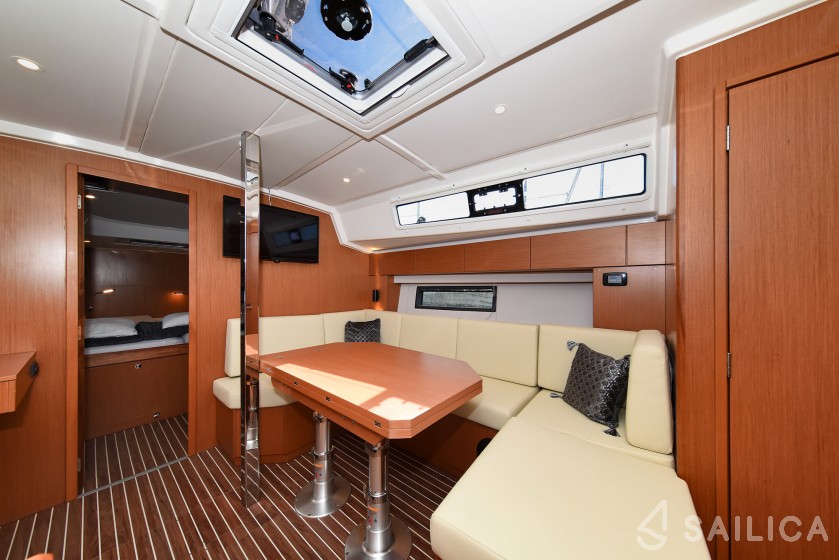 Bavaria C42 - Yacht Charter Sailica