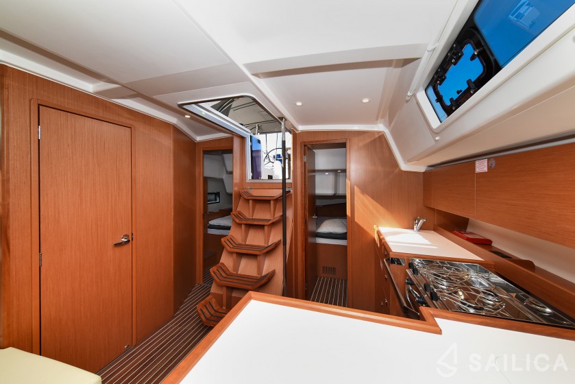 Bavaria C42 - Yacht Charter Sailica
