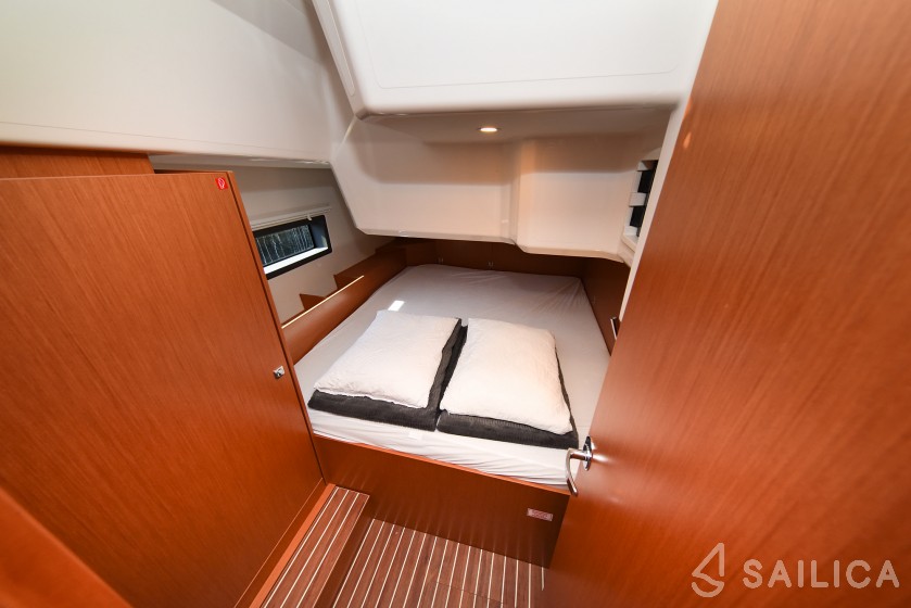 Bavaria C42 - Yacht Charter Sailica