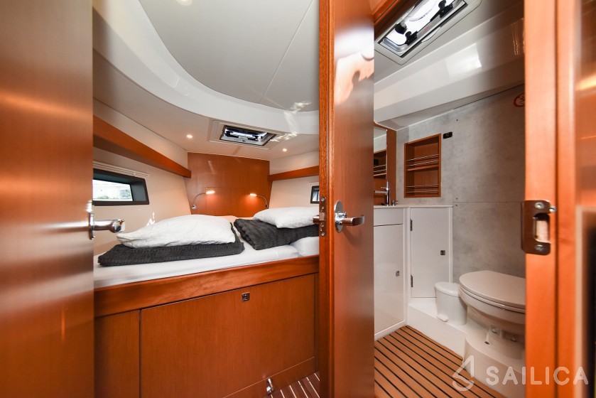 Bavaria C42 - Yacht Charter Sailica