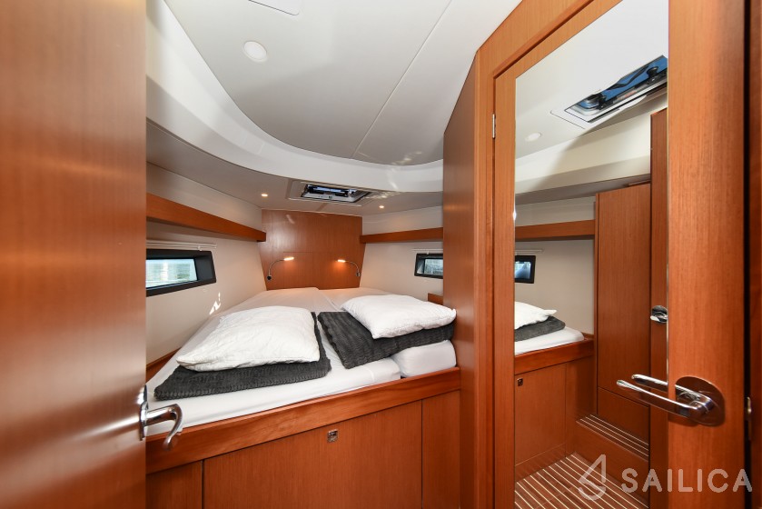 Bavaria C42 - Yacht Charter Sailica