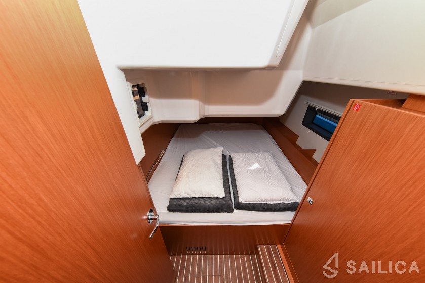 Bavaria C42 - Yacht Charter Sailica