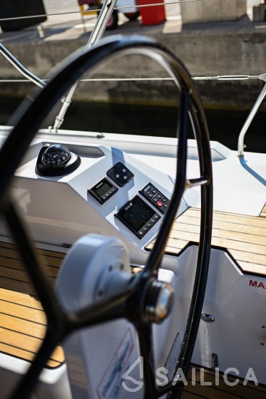 Bavaria C42 - Yacht Charter Sailica