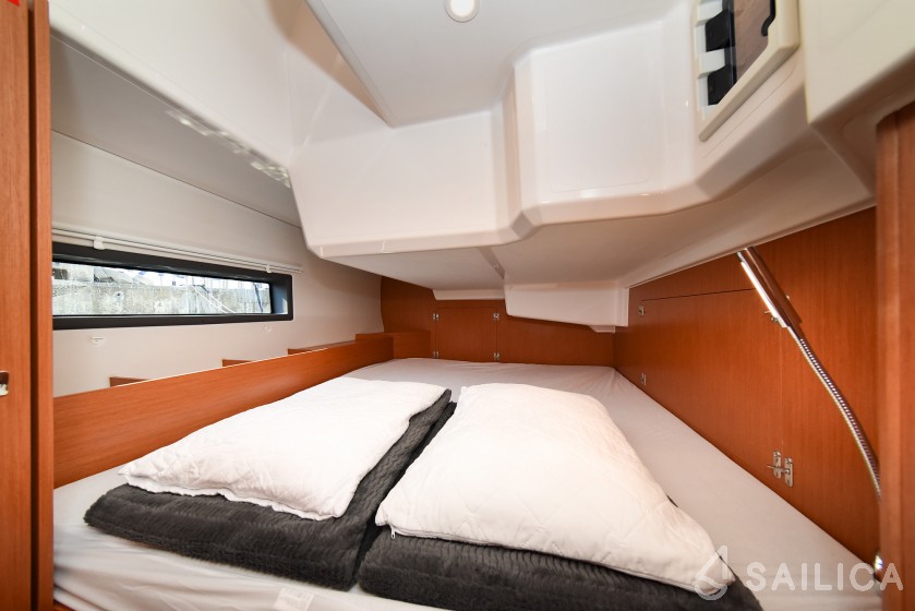 Bavaria C42 - Yacht Charter Sailica