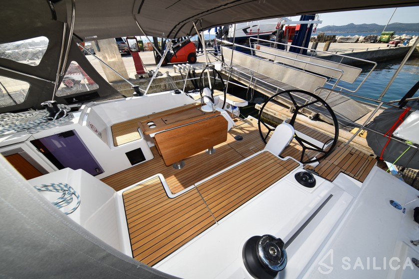 Bavaria C42 - Yacht Charter Sailica