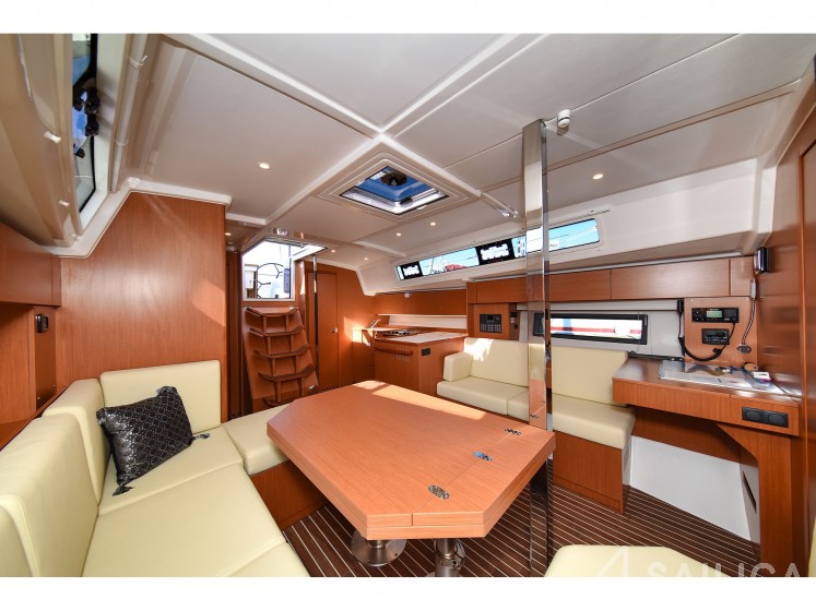 Bavaria C42 - Yacht Charter Sailica