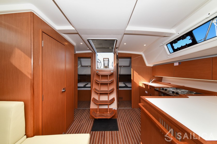 Bavaria C42 - Yacht Charter Sailica