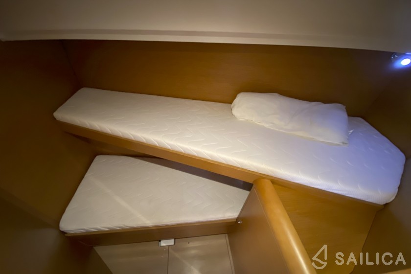 Sun Odyssey 439 - Yacht Charter Sailica