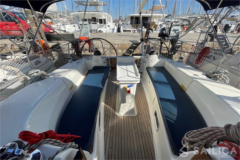 Bavaria 40 Cruiser - Yacht Charter Sailica