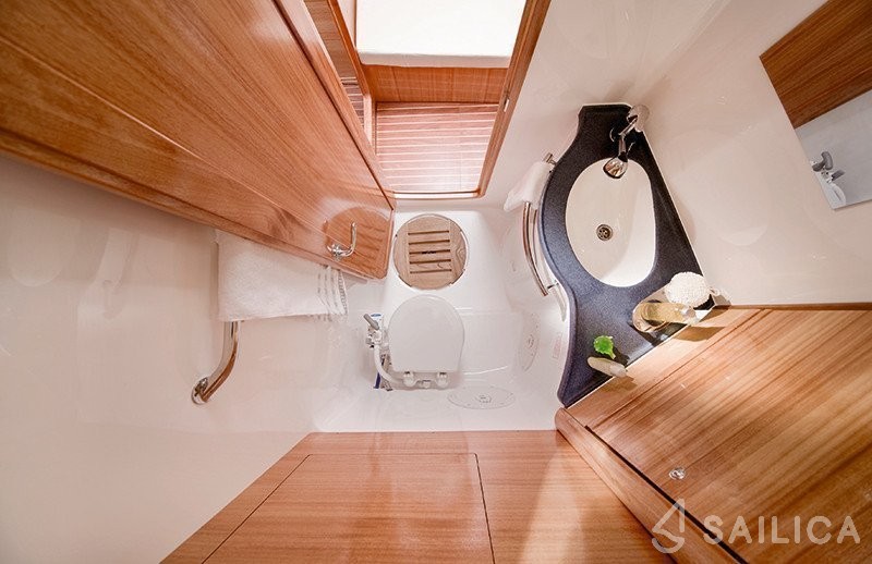 Bavaria 40 Cruiser - Yacht Charter Sailica