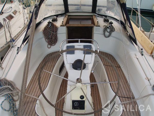 Bavaria 32 Cruiser - Yacht Charter Sailica