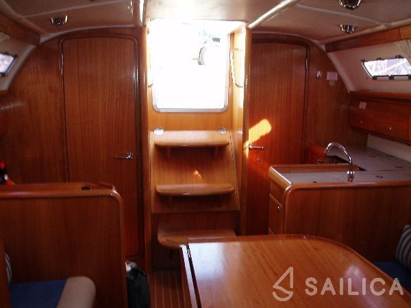 Bavaria 32 Cruiser - Yacht Charter Sailica