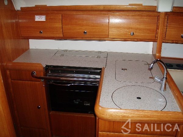 Bavaria 32 Cruiser - Yacht Charter Sailica