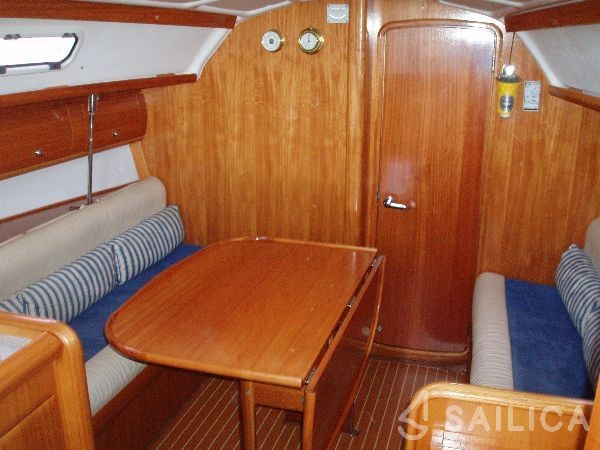 Bavaria 32 Cruiser - Yacht Charter Sailica
