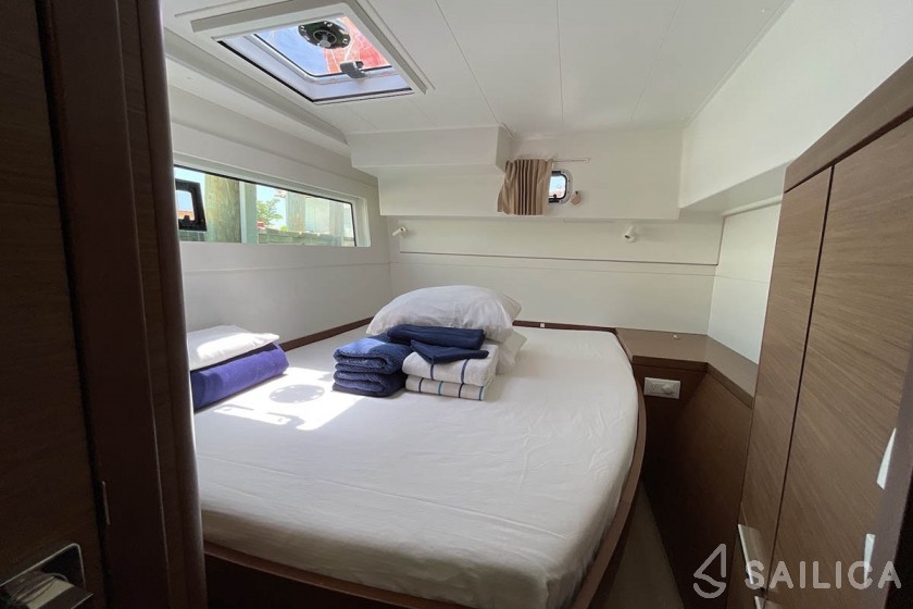 Lagoon 40 - Yacht Charter Sailica