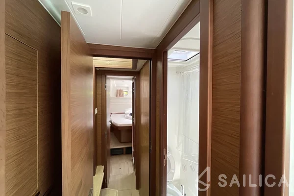 Lagoon 40 - Yacht Charter Sailica