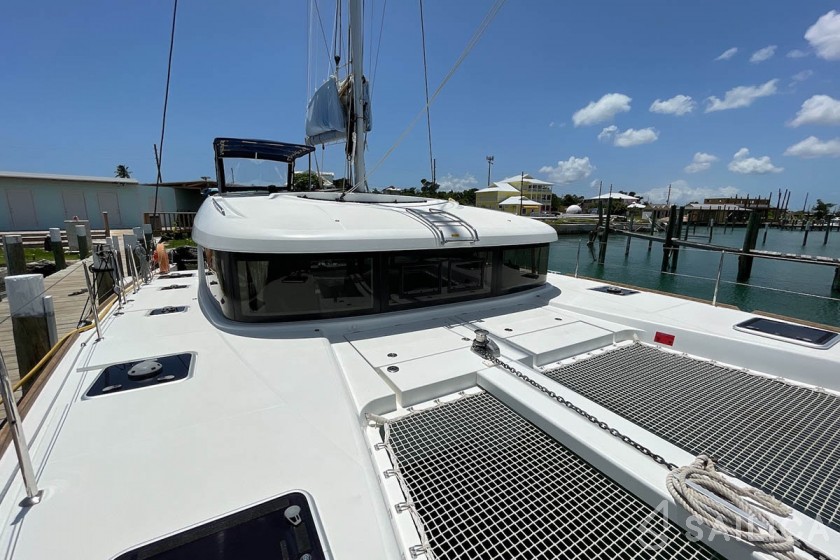 Lagoon 40 - Yacht Charter Sailica