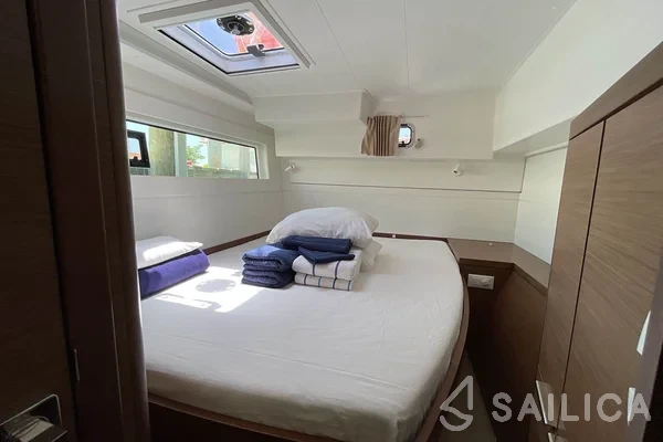 Lagoon 40 - Yacht Charter Sailica