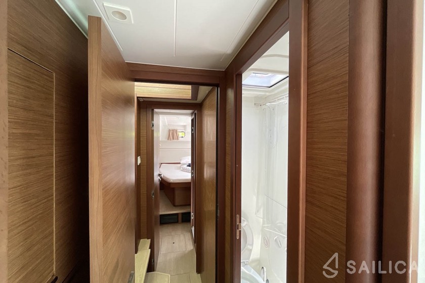 Lagoon 40 - Yacht Charter Sailica