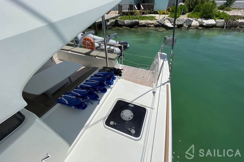 Lagoon 40 - Yacht Charter Sailica