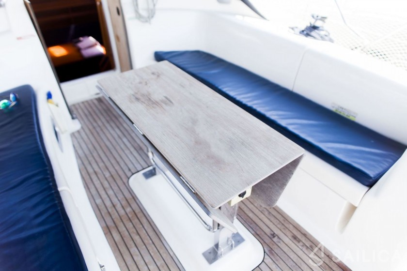 Bavaria 43 Cruiser - Yacht Charter Sailica