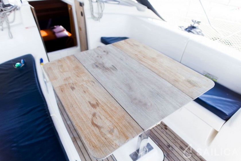 Bavaria 43 Cruiser - Yacht Charter Sailica