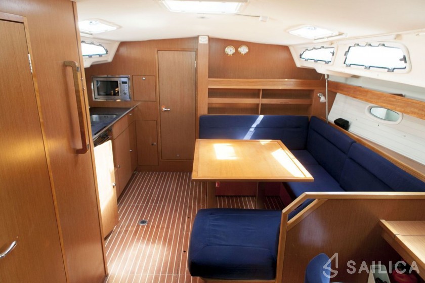 Bavaria 43 Cruiser - Yacht Charter Sailica