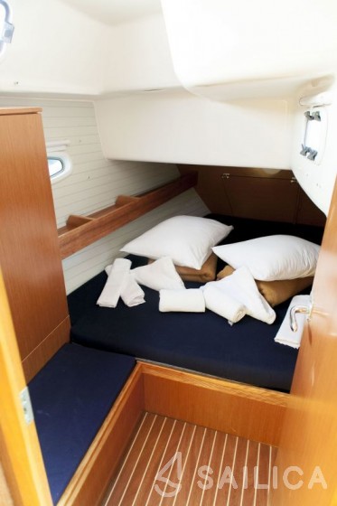 Bavaria 43 Cruiser - Yacht Charter Sailica
