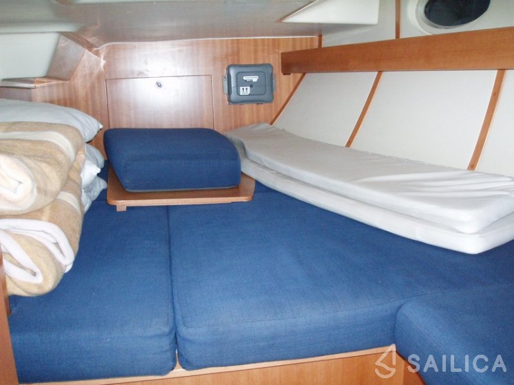 Elan 384 Impression - Yacht Charter Sailica