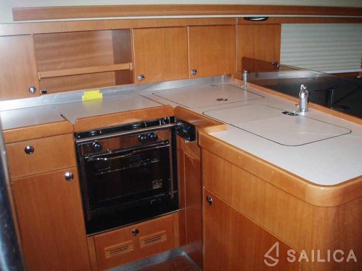 Elan 384 Impression - Yacht Charter Sailica