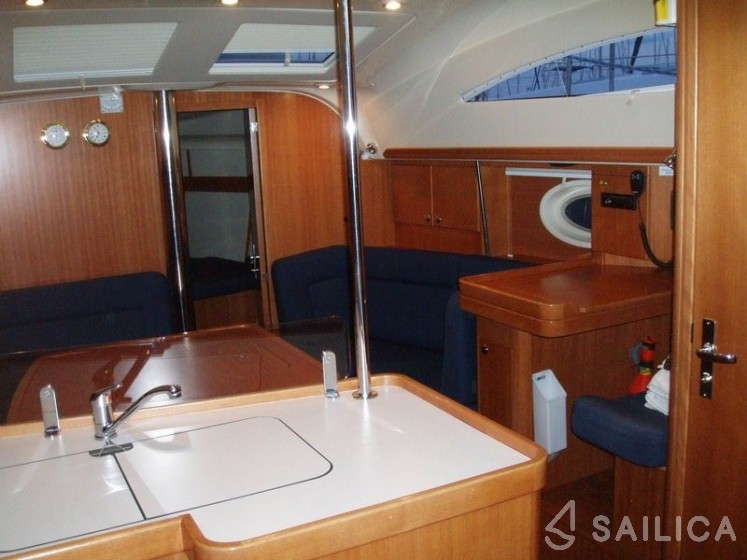 Elan 384 Impression - Yacht Charter Sailica