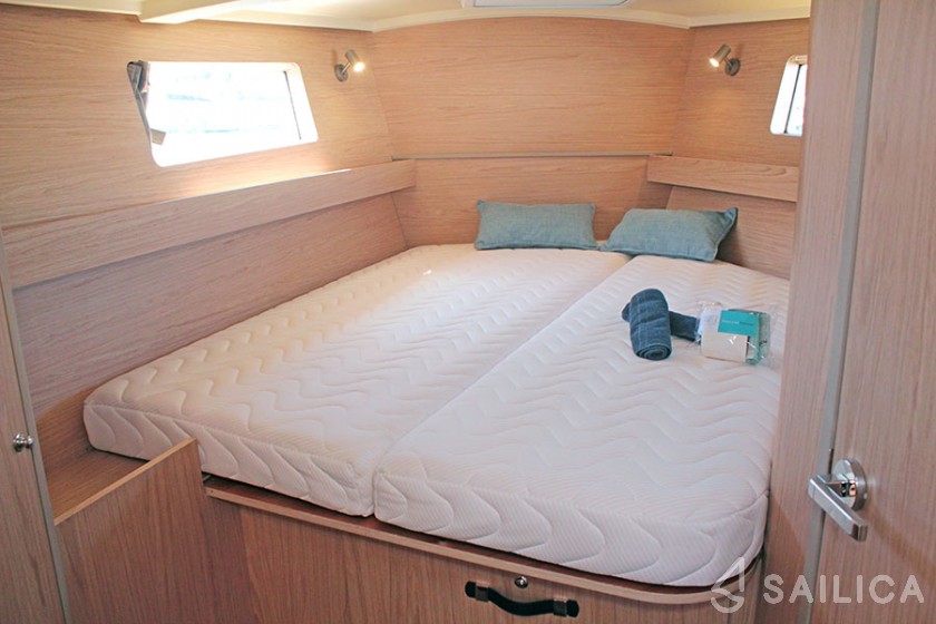 Oceanis 41.1 - Yacht Charter Sailica