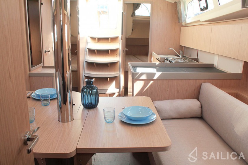 Oceanis 41.1 - Yacht Charter Sailica