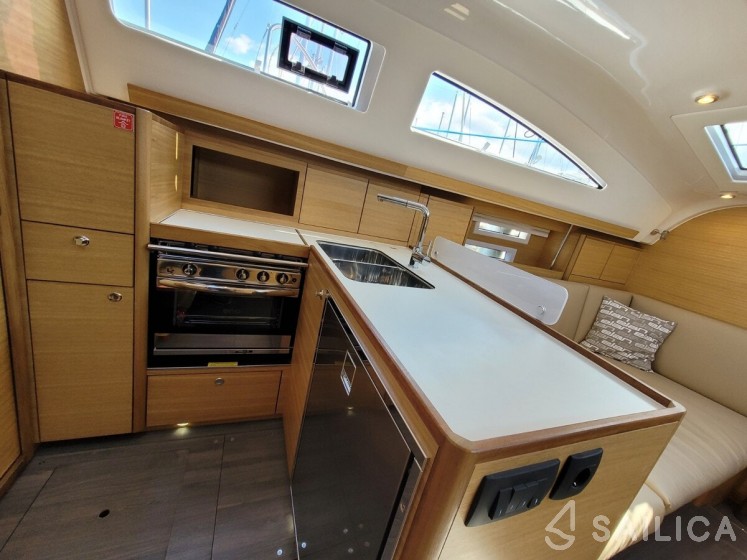 Elan Impression 40.1 - Yacht Charter Sailica