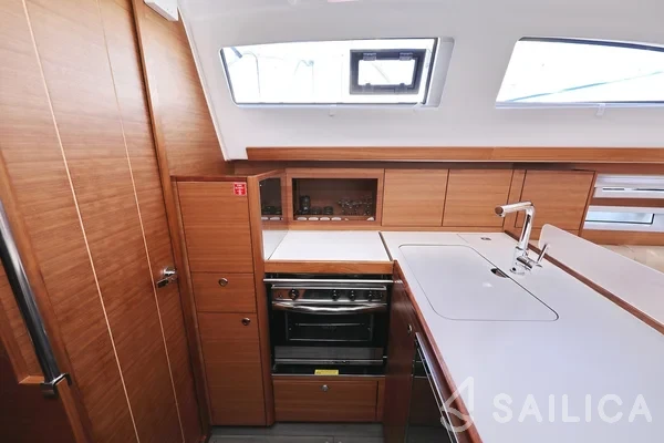 Elan Impression 40.1 - Yacht Charter Sailica