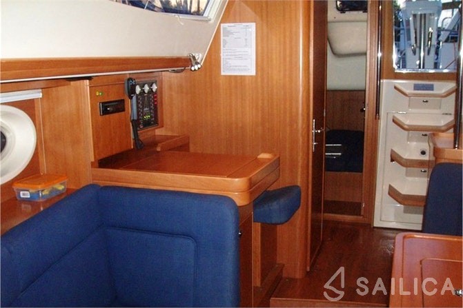 Elan 384 Impression - Yacht Charter Sailica