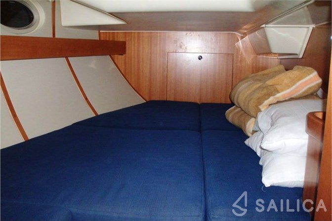 Elan 384 Impression - Yacht Charter Sailica